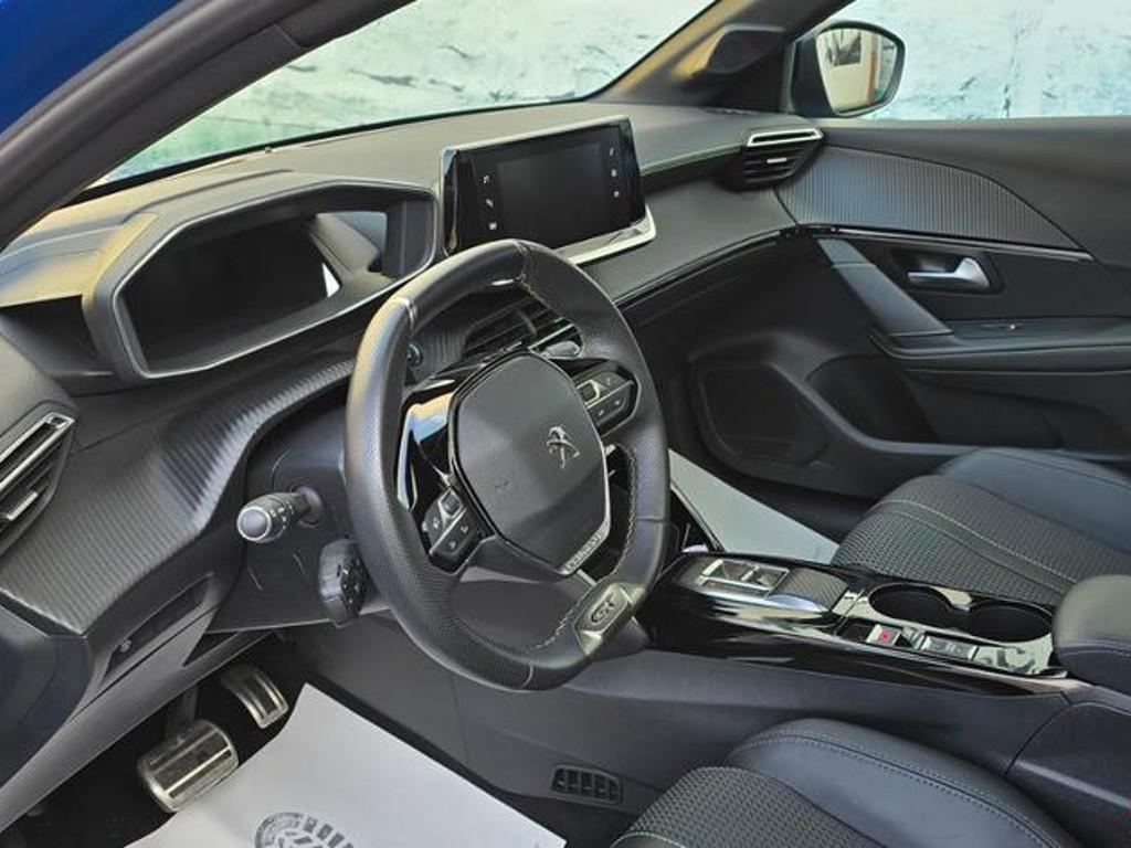 Peugeot e-208
