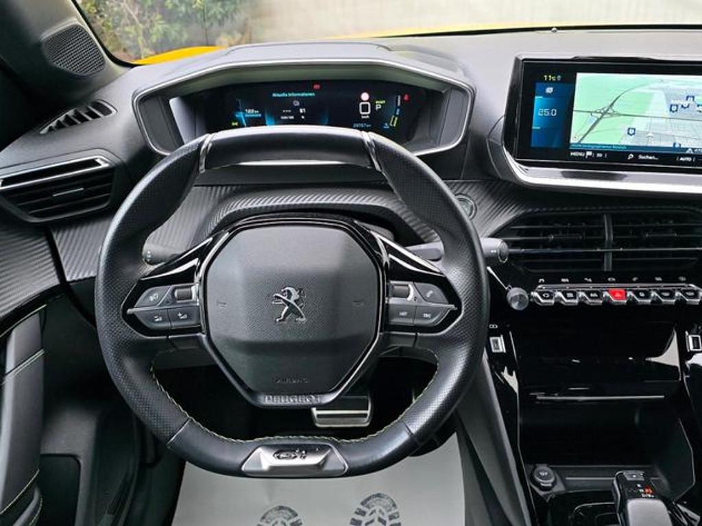 Peugeot e-208
