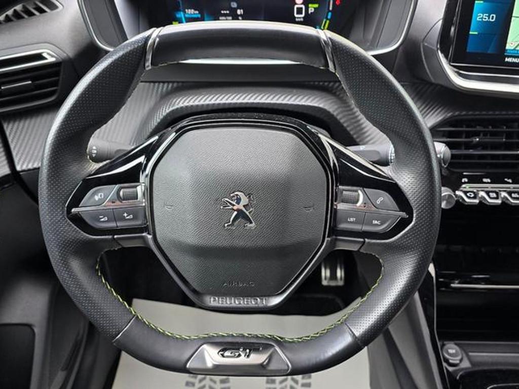 Peugeot e-208