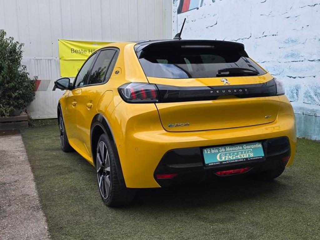 Peugeot e-208