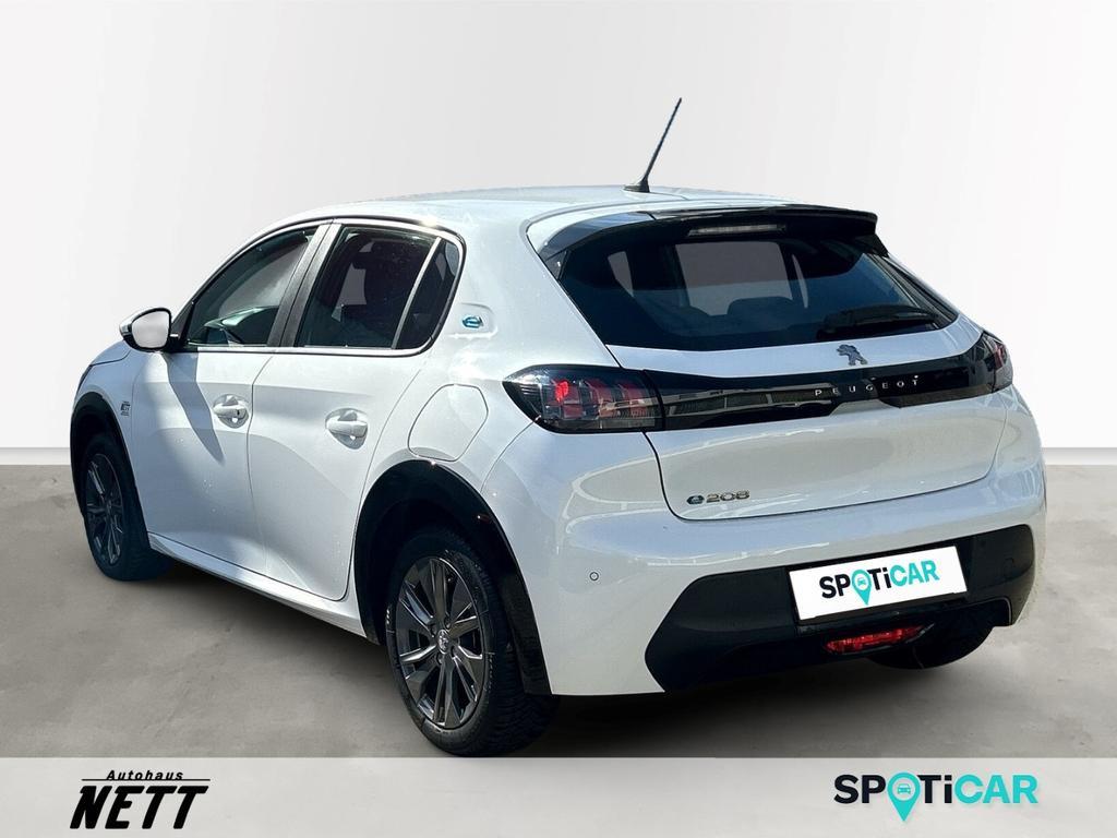Peugeot e-208