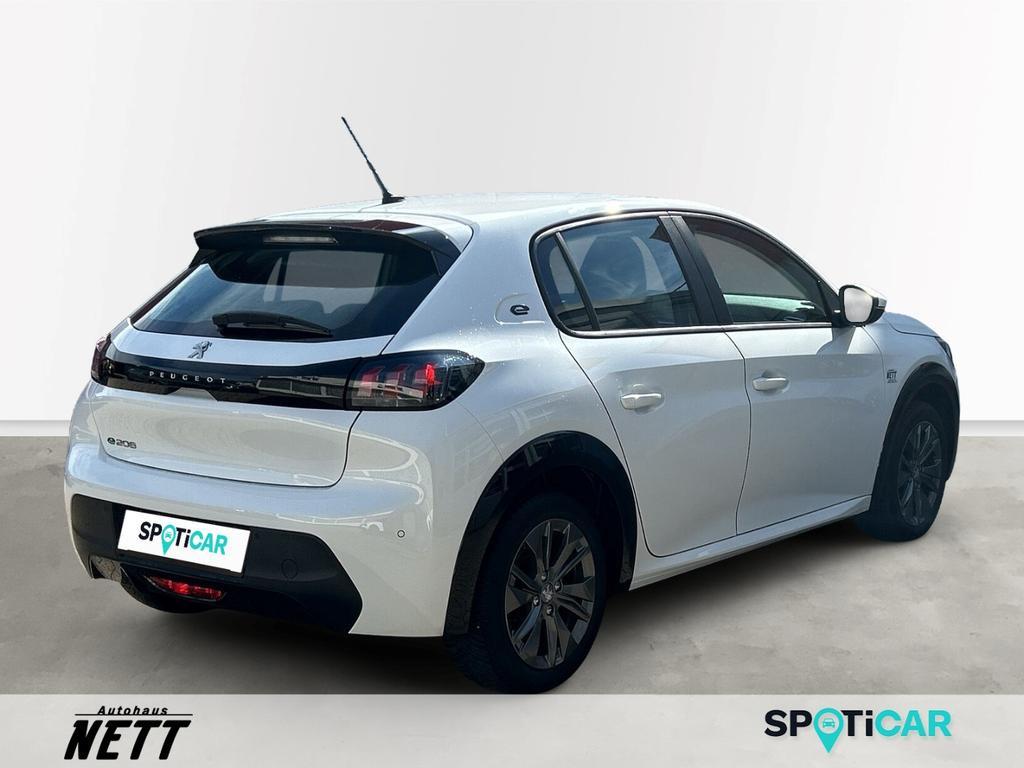 Peugeot e-208