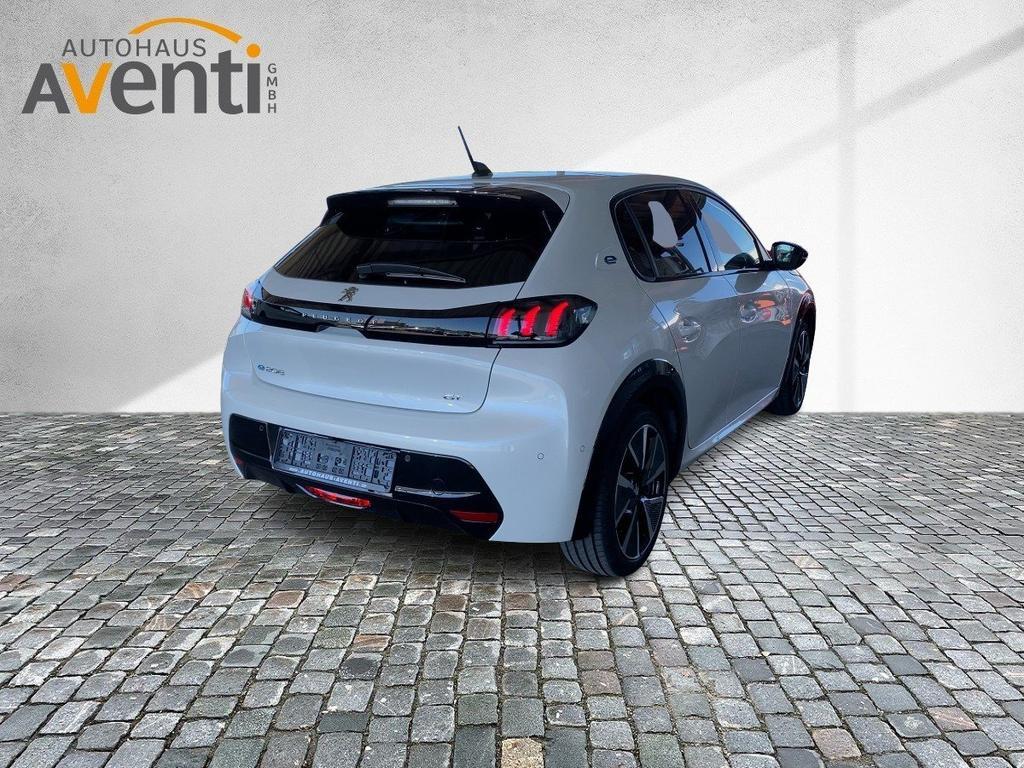 Peugeot e-208