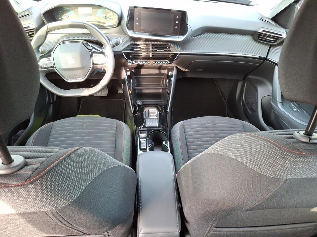 Peugeot e-2008
