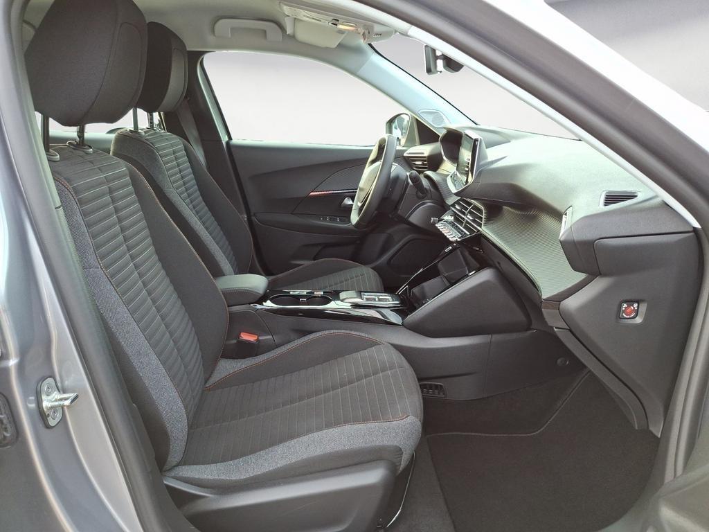 Peugeot e-2008