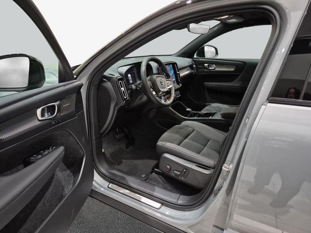 Volvo EX40