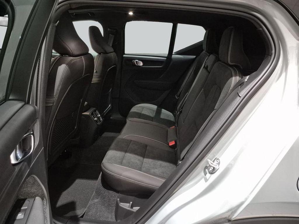 Volvo EX40