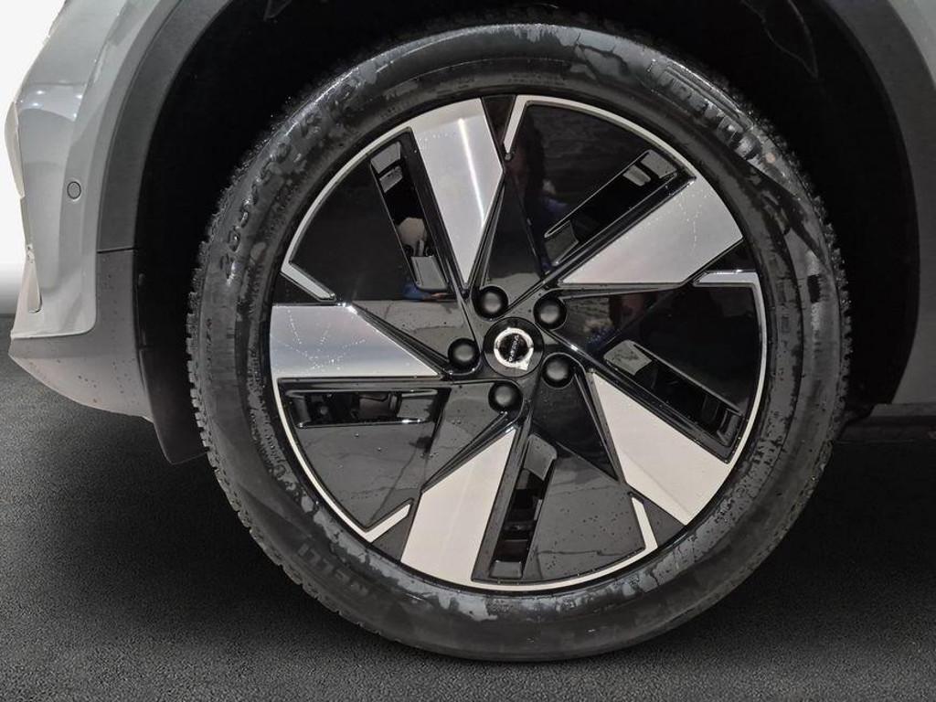 Volvo EX40