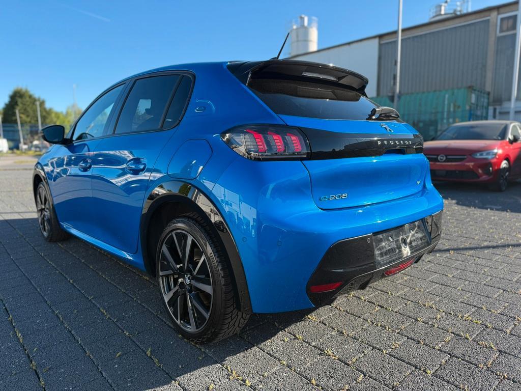 Peugeot e-208