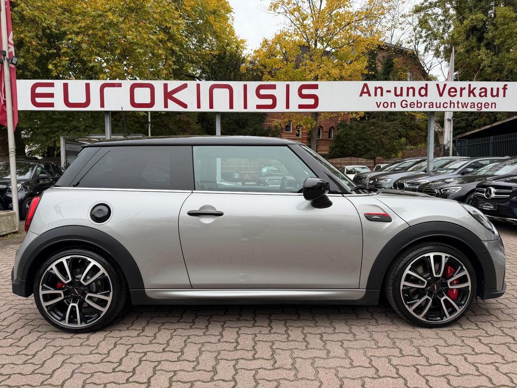 Mini John Cooper Works 2023 Benzine