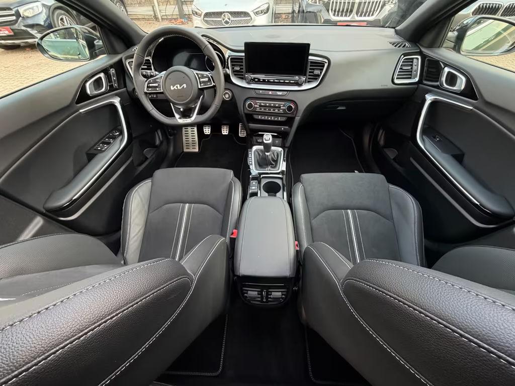 Kia ProCeed