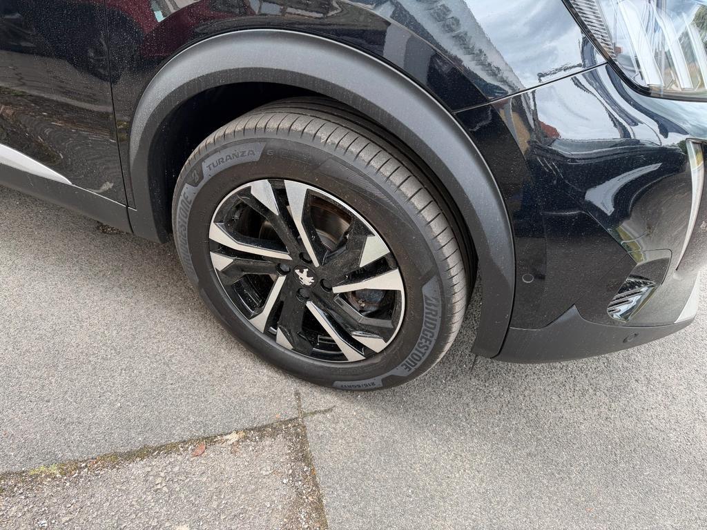 Peugeot e-2008