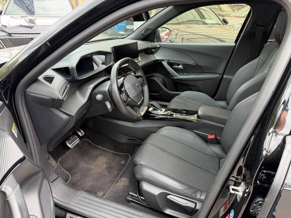 Peugeot e-2008