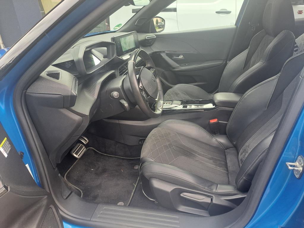 Peugeot e-2008