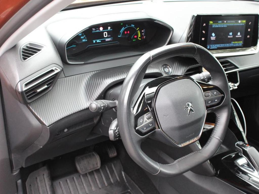 Peugeot e-2008