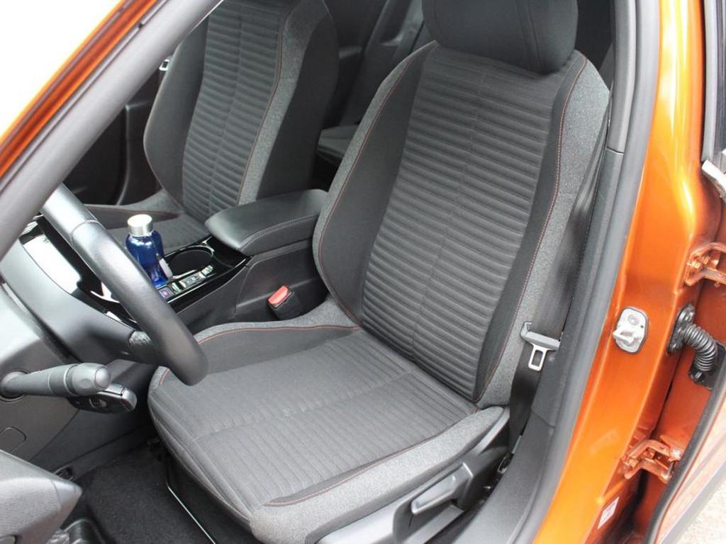 Peugeot e-2008
