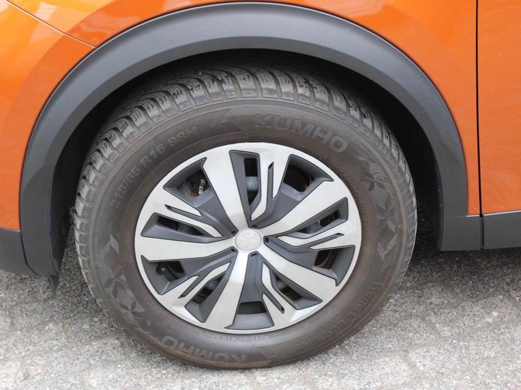 Peugeot e-2008