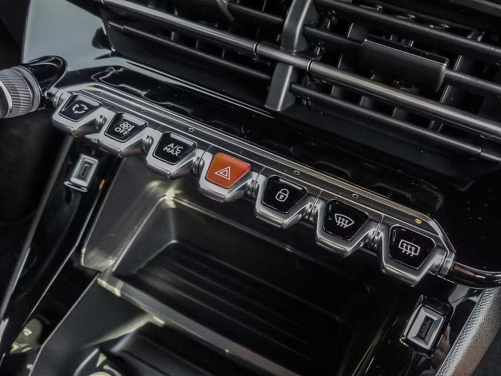 Peugeot e-2008