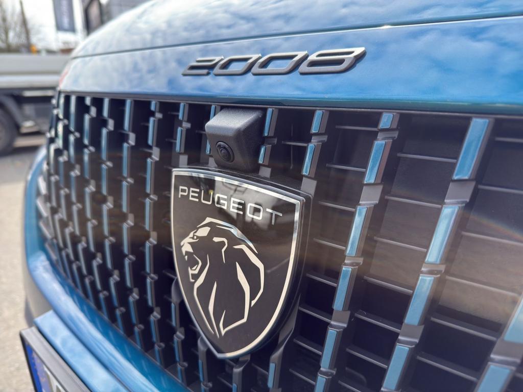 Peugeot e-2008