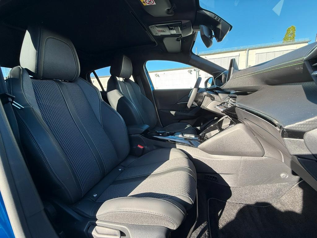 Peugeot e-208
