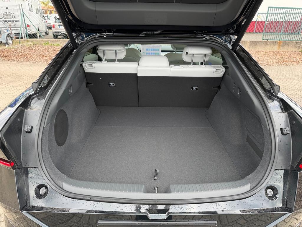 Xpeng P7