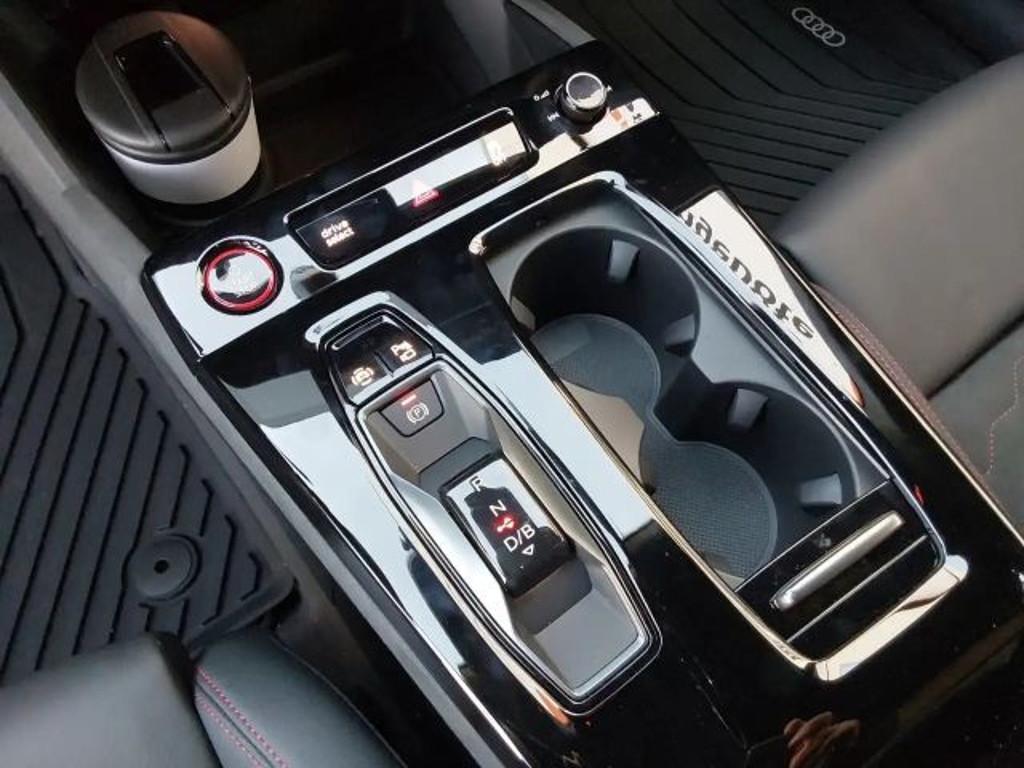 Audi S6 e-tron