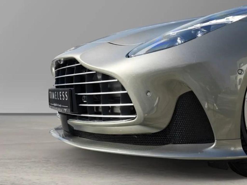 Aston Martin DB12