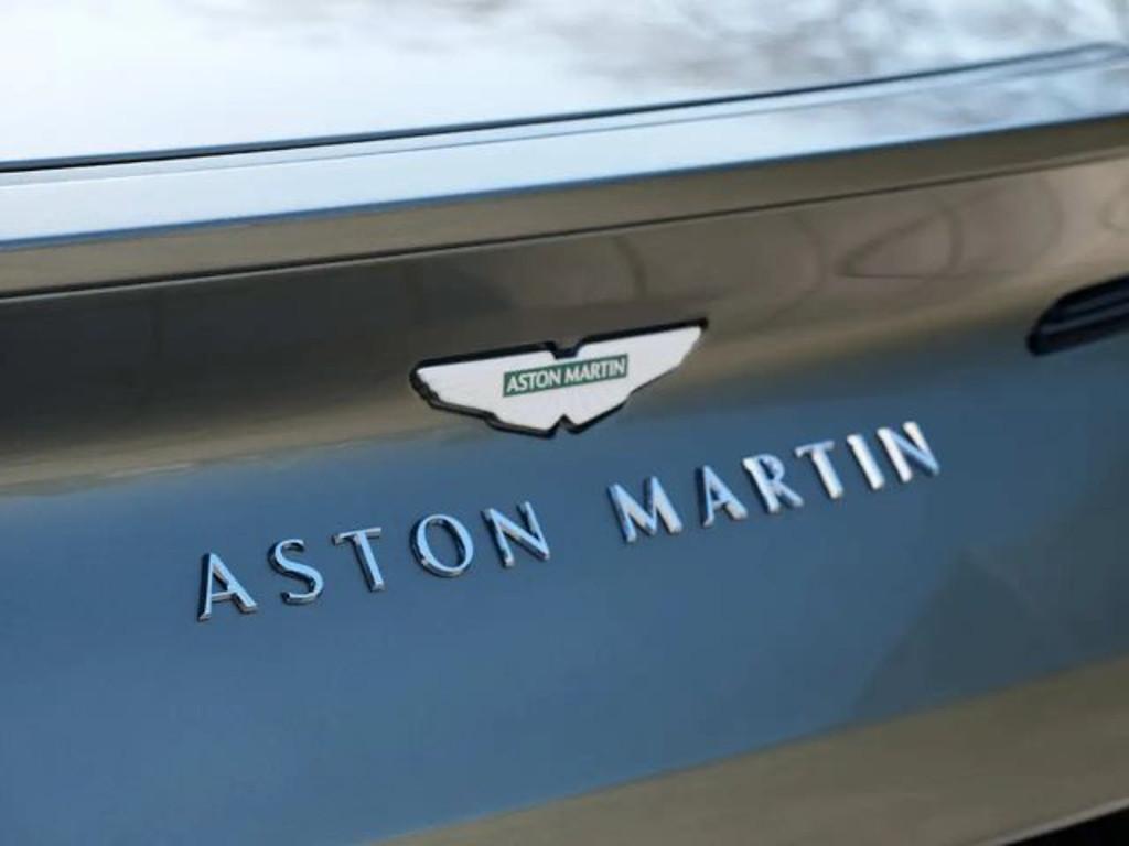 Aston Martin DB12