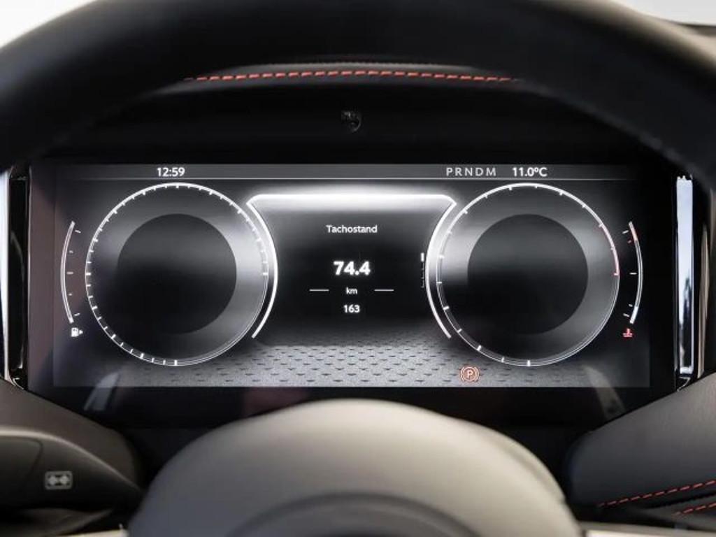 Aston Martin DB12