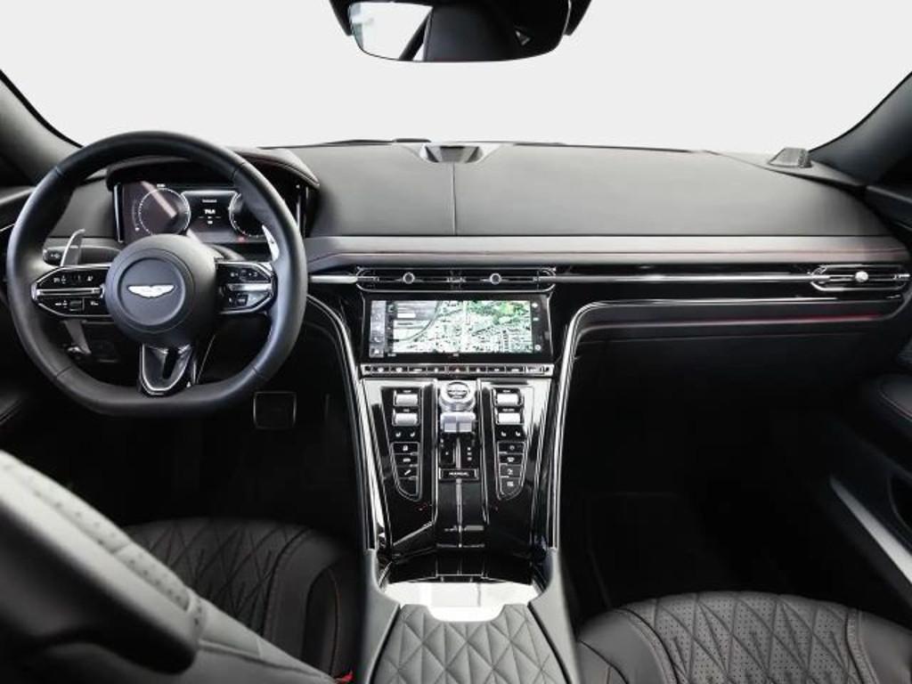 Aston Martin DB12
