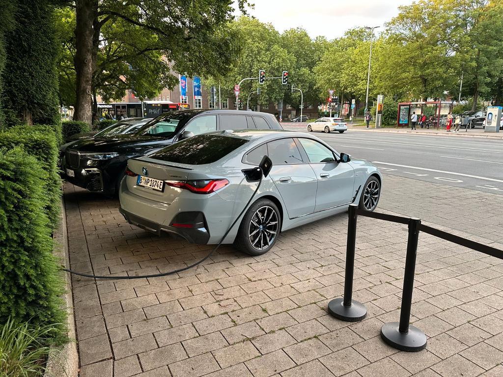 BMW i4