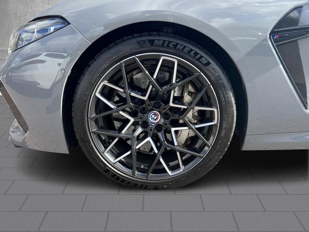 BMW M8