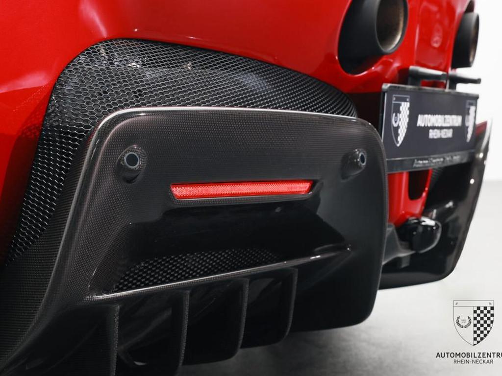Ferrari SF90