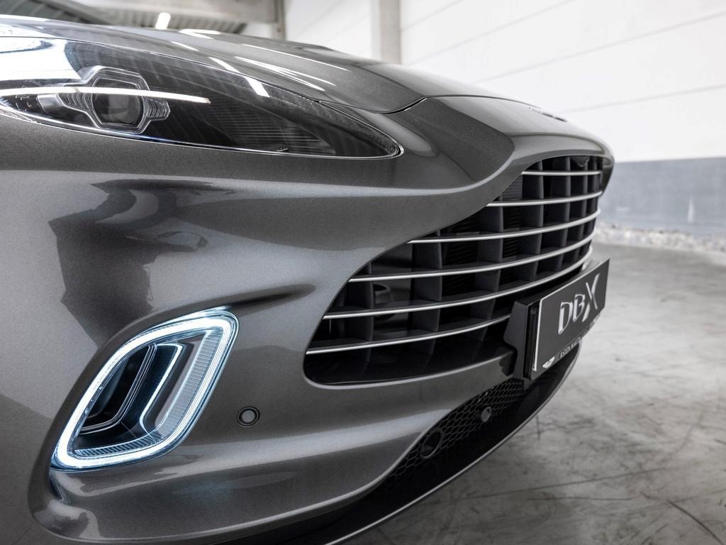 Aston Martin DBX