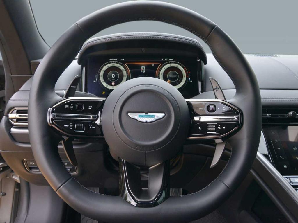 Aston Martin DB12