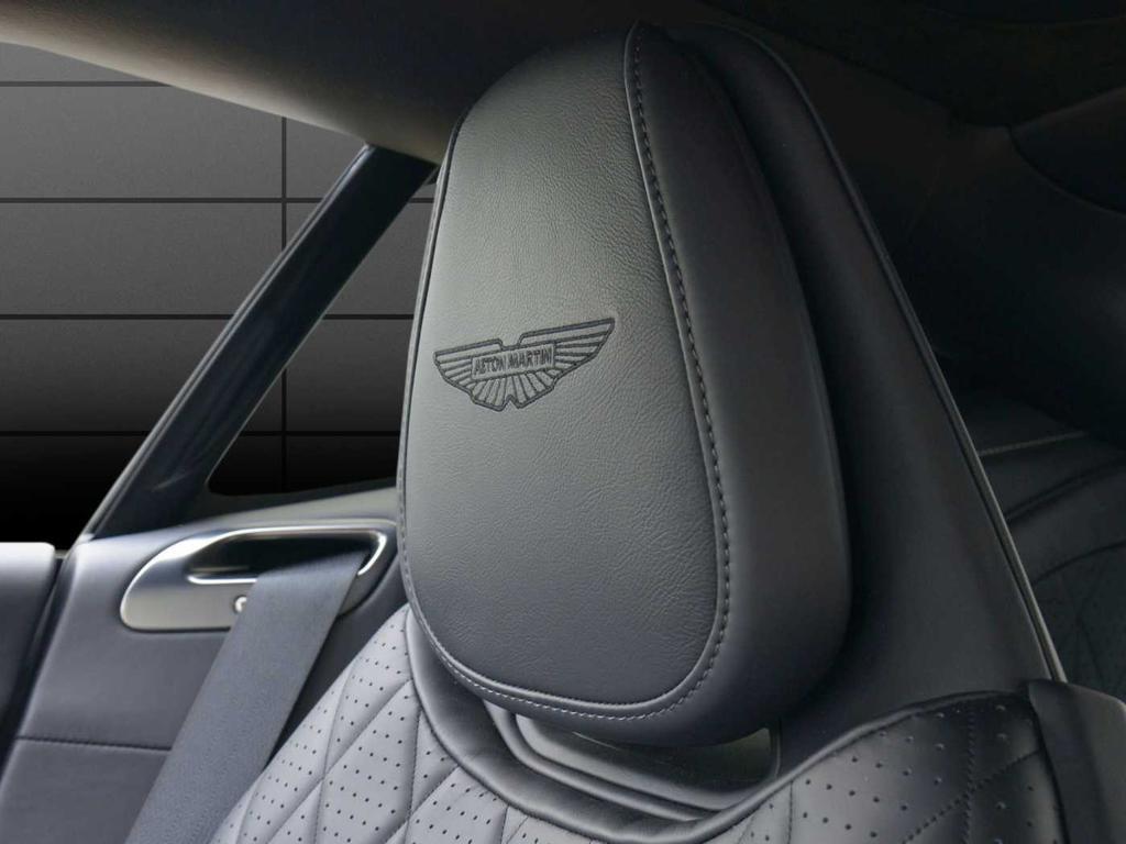 Aston Martin DB12