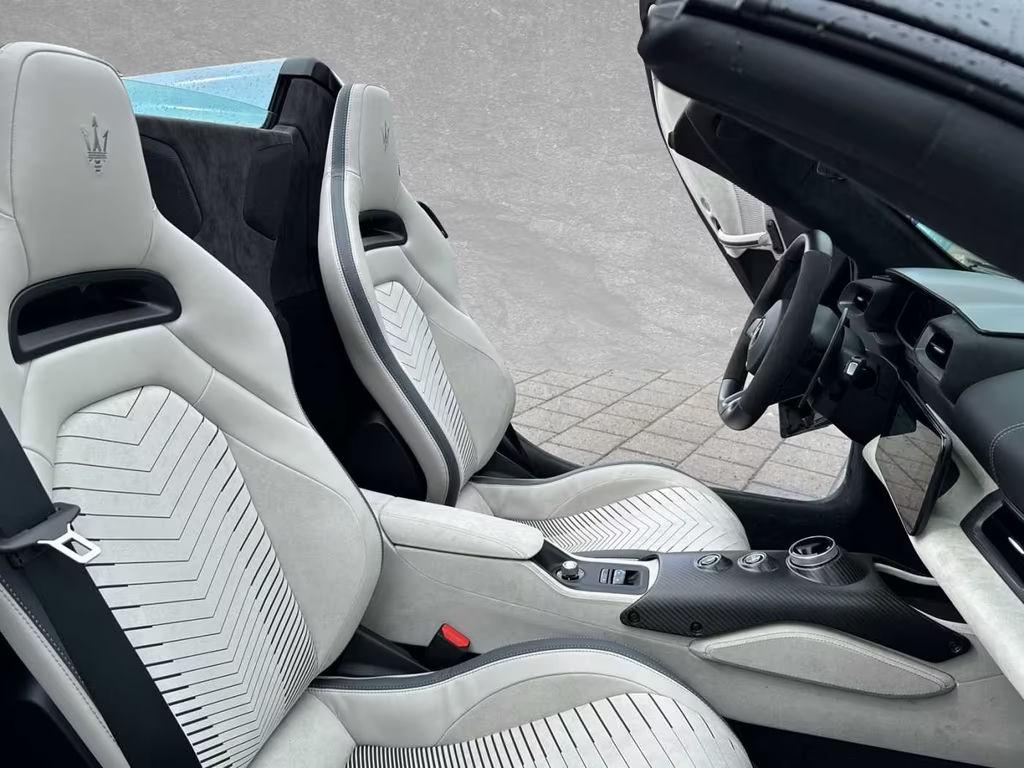 Maserati MC20