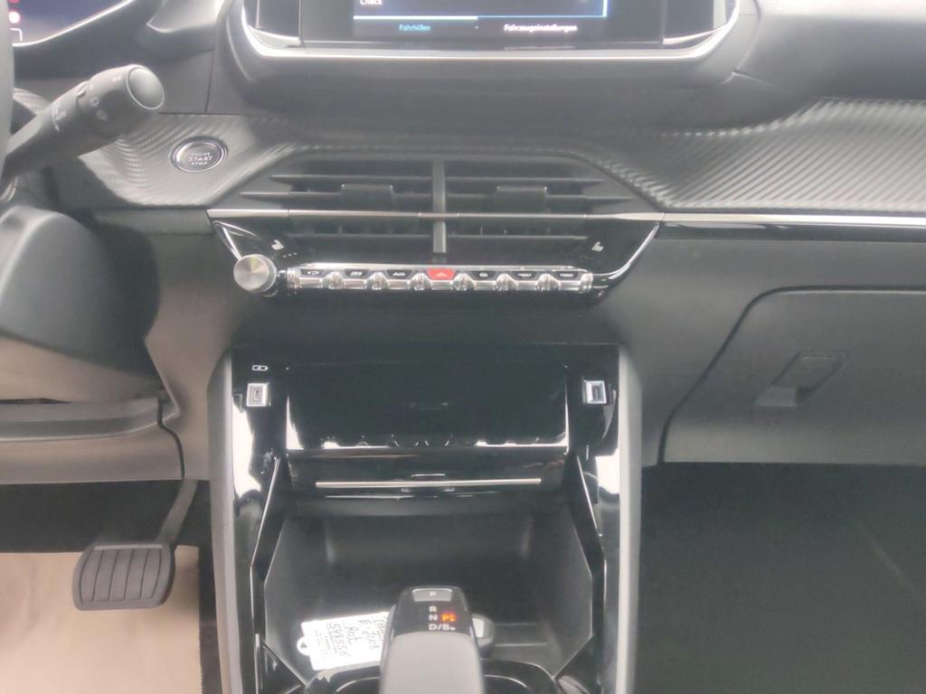 Peugeot e-2008