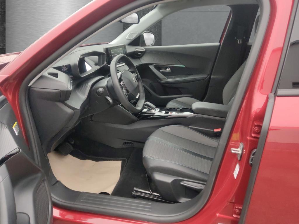 Peugeot e-2008