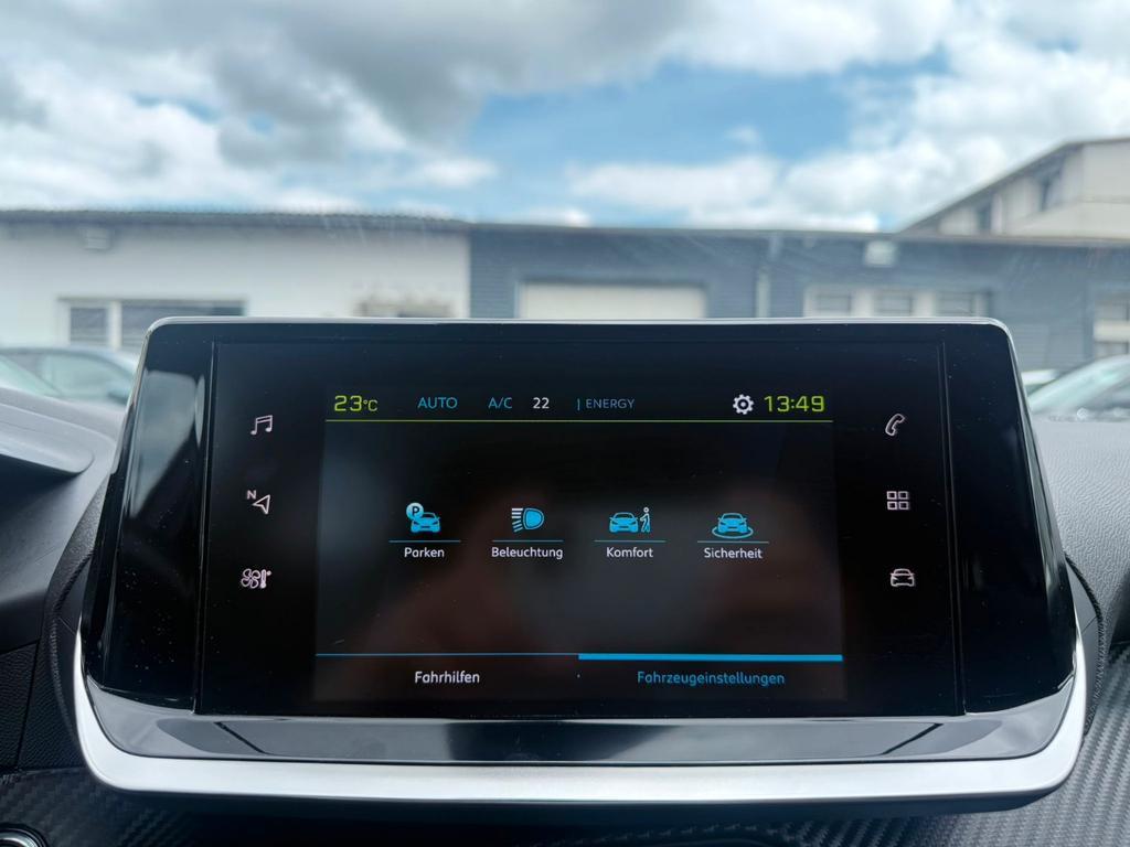Peugeot e-208