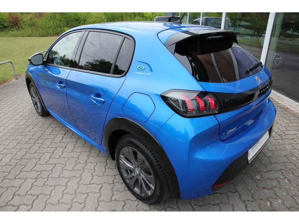 Peugeot e-208