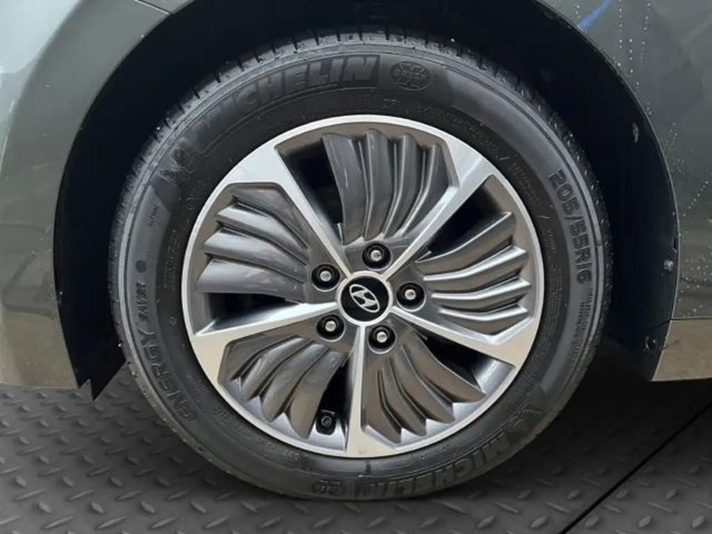 Hyundai Ioniq