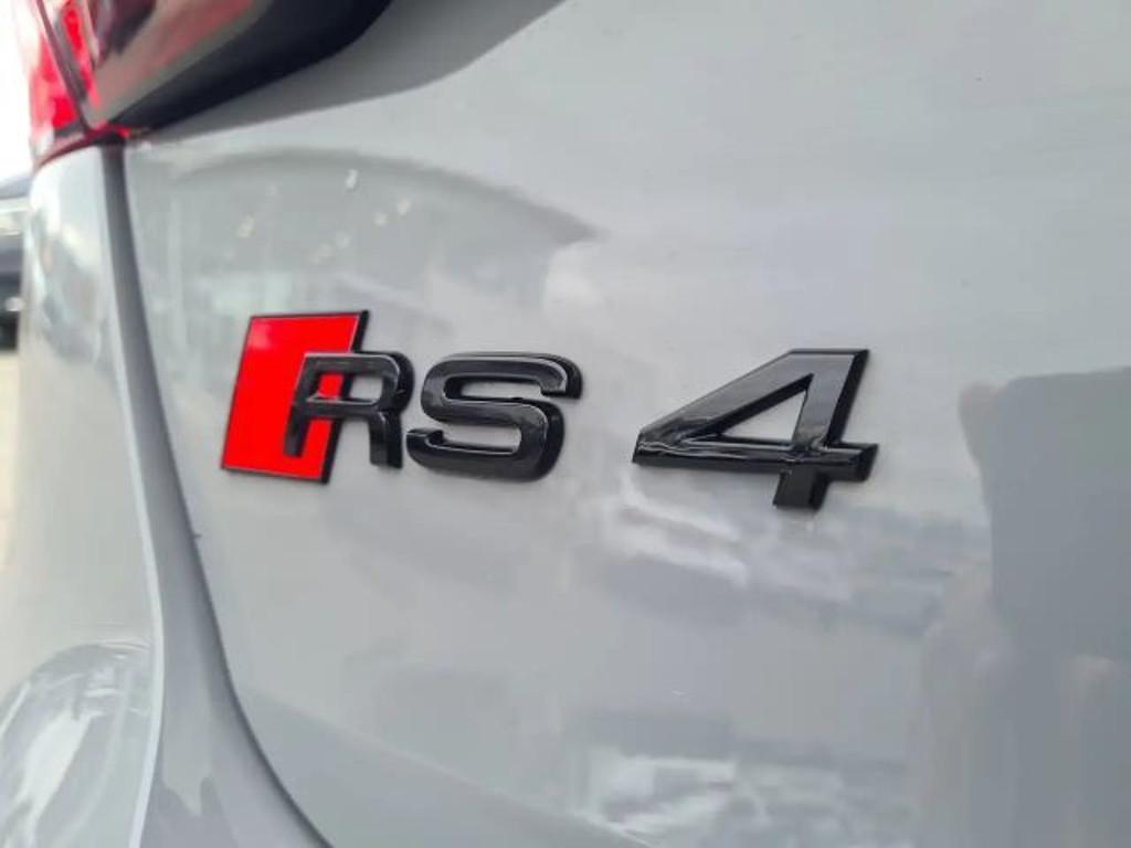 Audi RS4