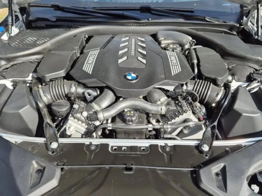 BMW M850