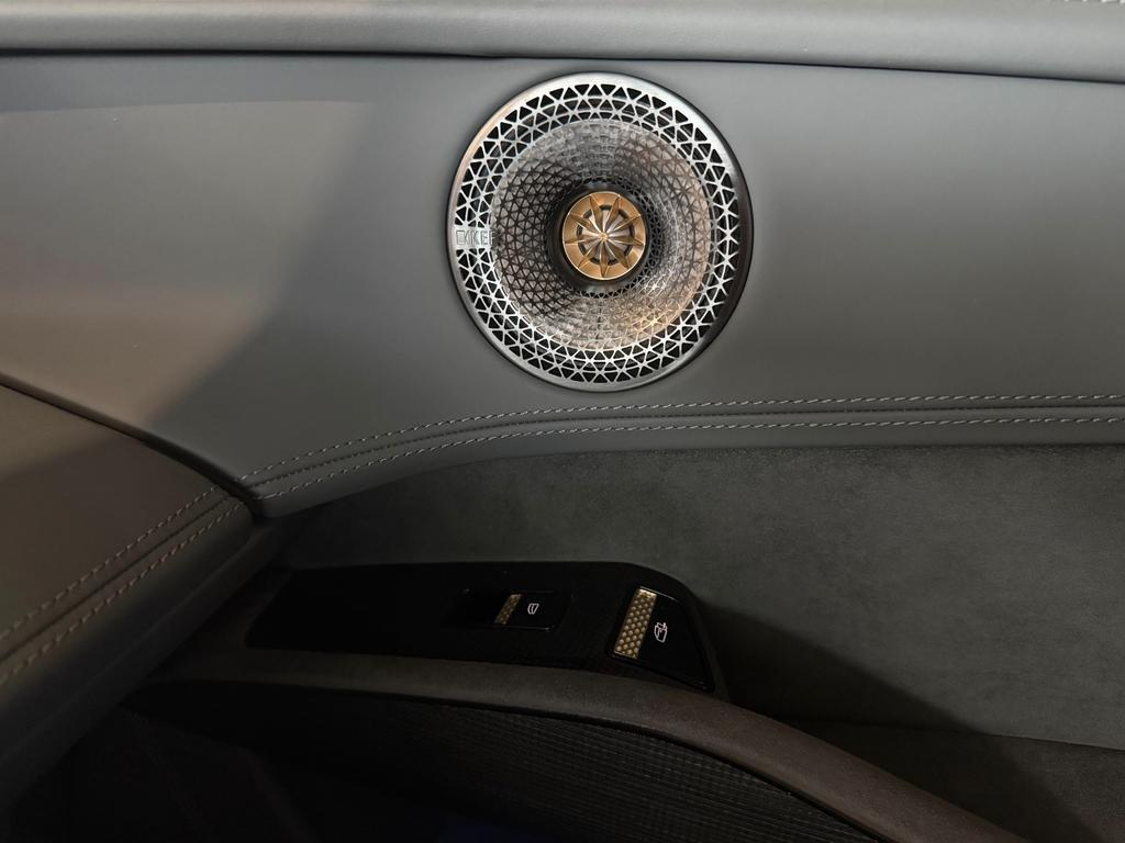 Lotus Eletre