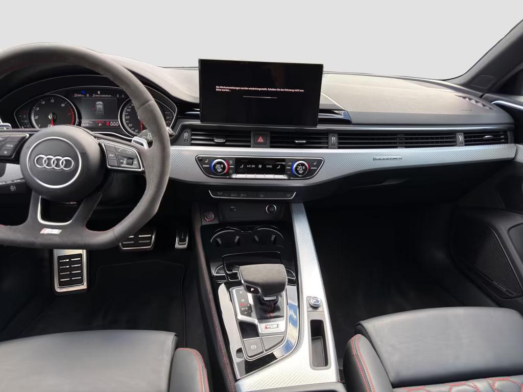 Audi RS4
