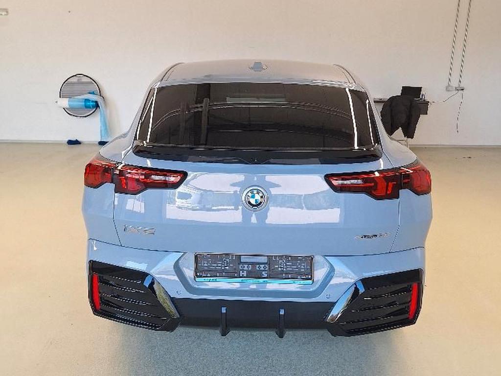 BMW iX2