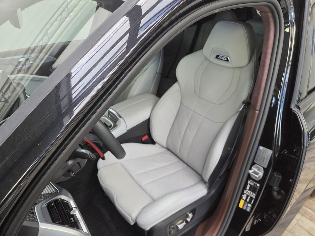 BMW XM