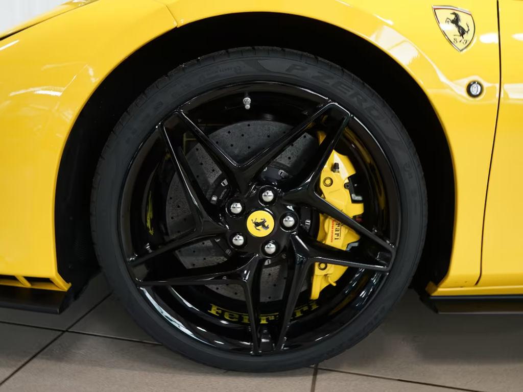 Ferrari F8