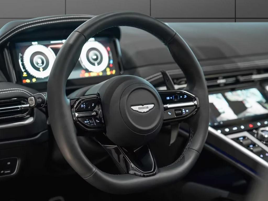 Aston Martin DB12
